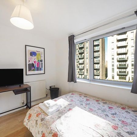 City Riverside - 2 Bedroom & Free Parking Barking  Bagian luar foto