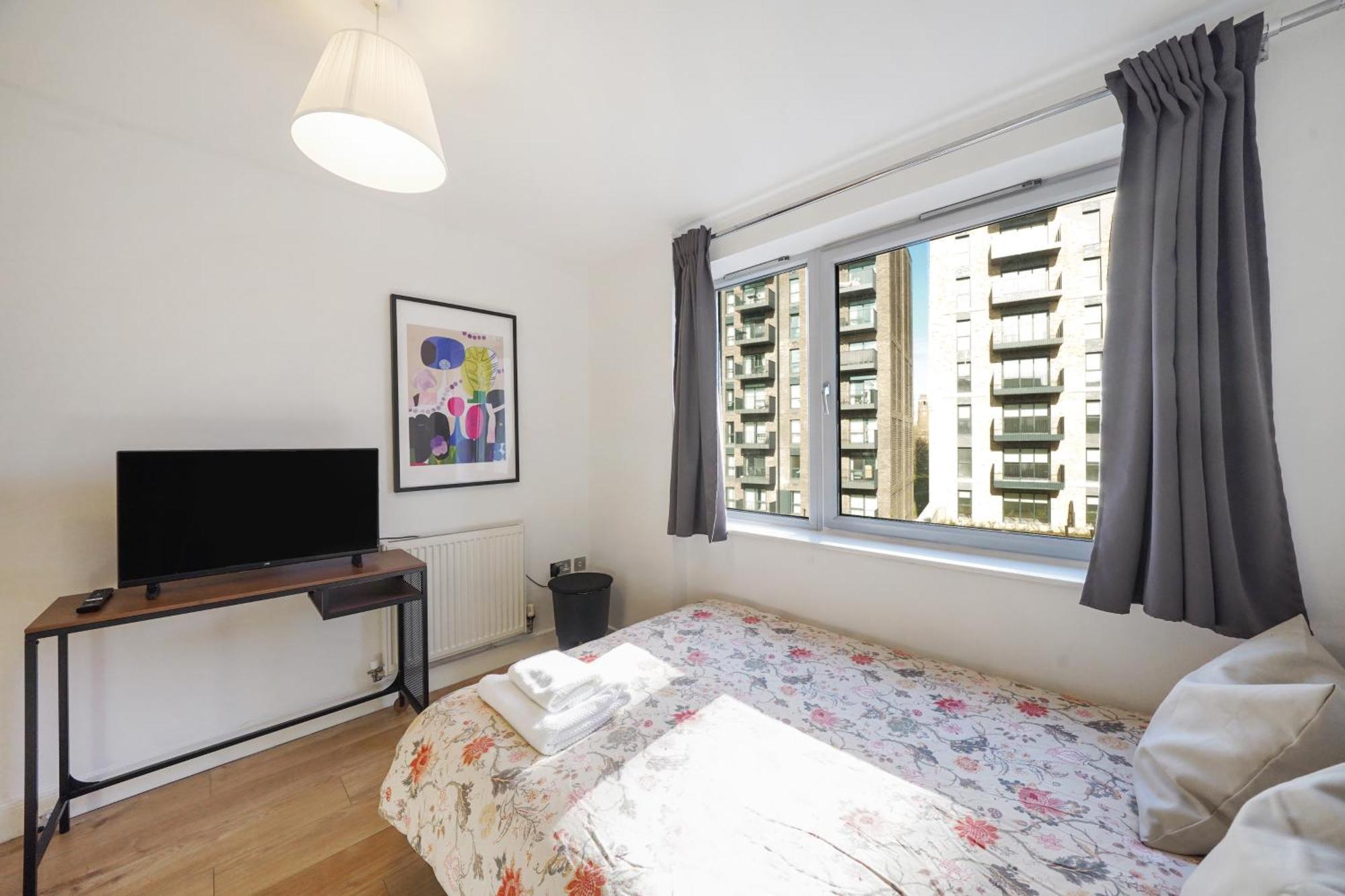 City Riverside - 2 Bedroom & Free Parking Barking  Bagian luar foto