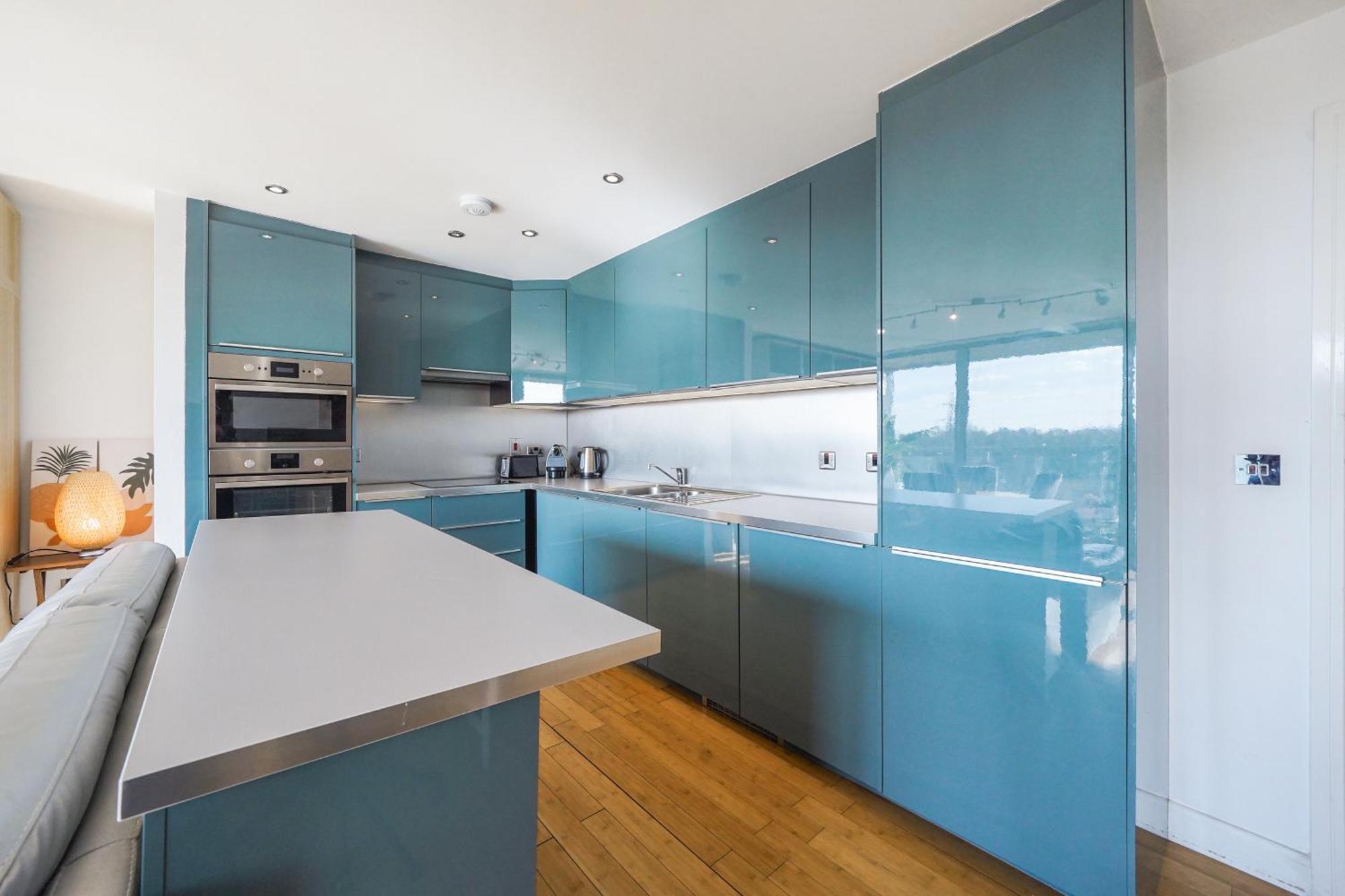 City Riverside - 2 Bedroom & Free Parking Barking  Bagian luar foto