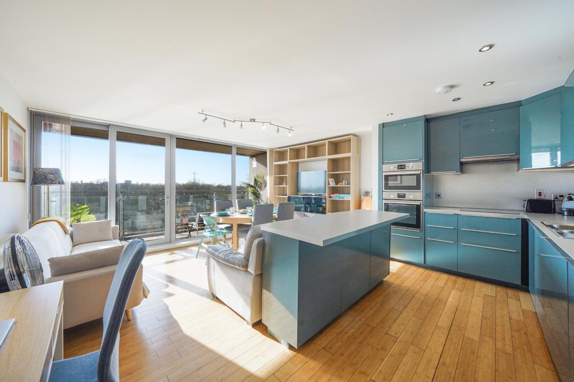 City Riverside - 2 Bedroom & Free Parking Barking  Bagian luar foto