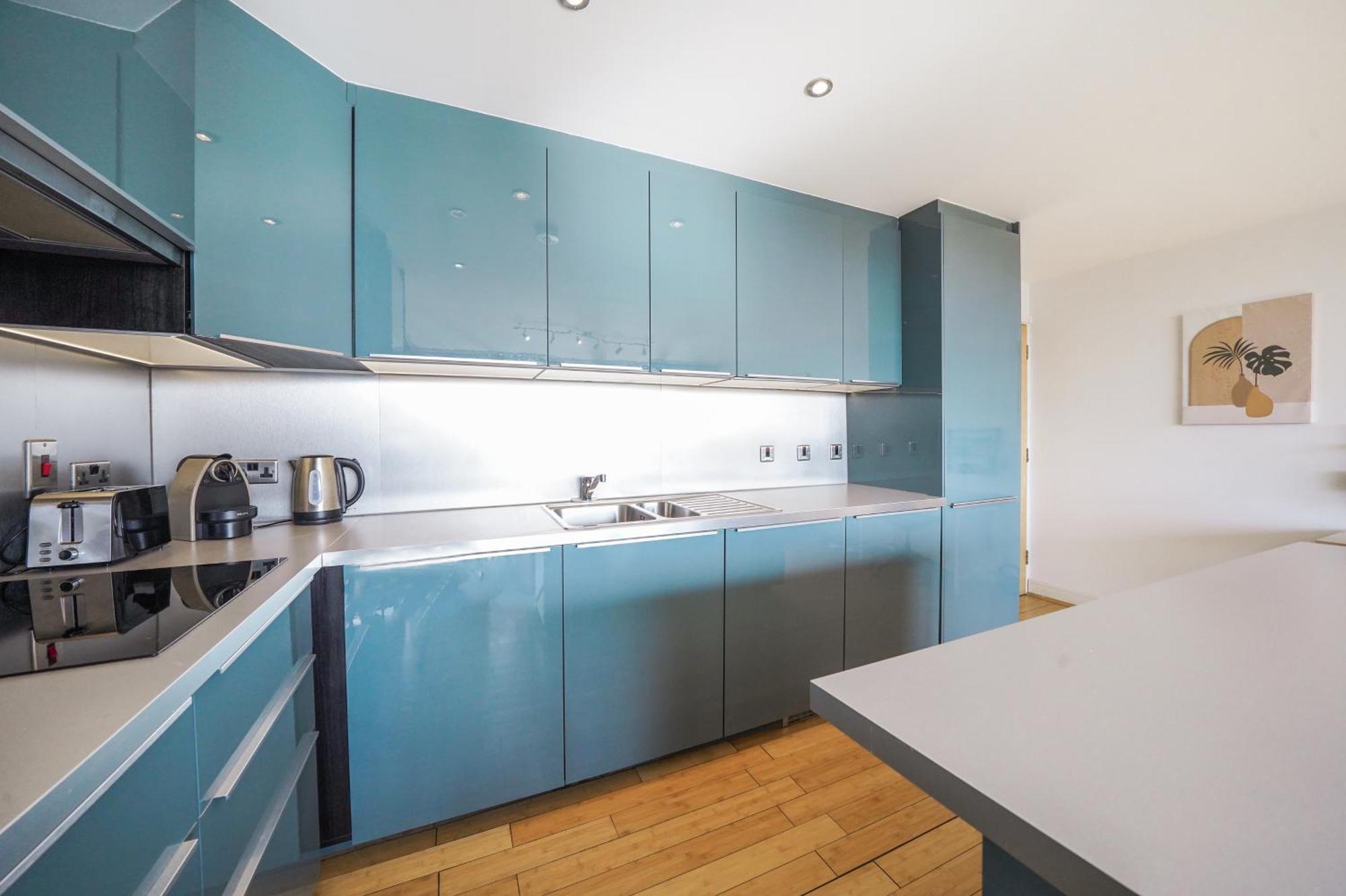 City Riverside - 2 Bedroom & Free Parking Barking  Bagian luar foto